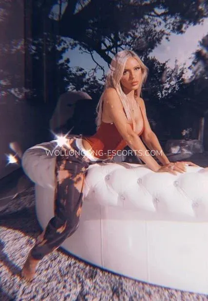 Wollongong escorts Amy — 1