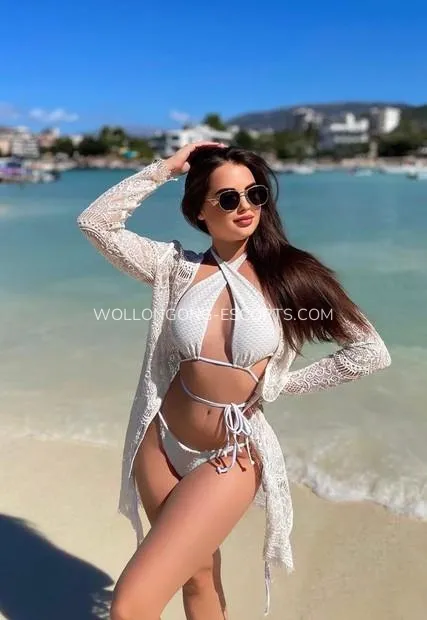 Wollongong escorts Naomi — 2
