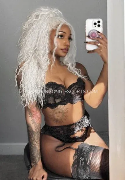 Wollongong escorts Riley — 4