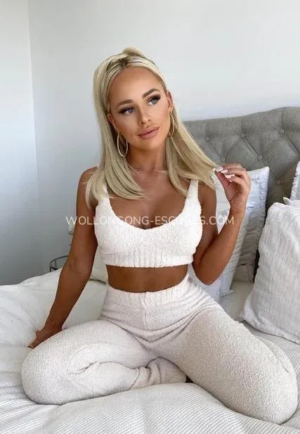 Wollongong escorts Kylee — 5