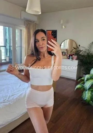 Wollongong escorts Hannah — 4