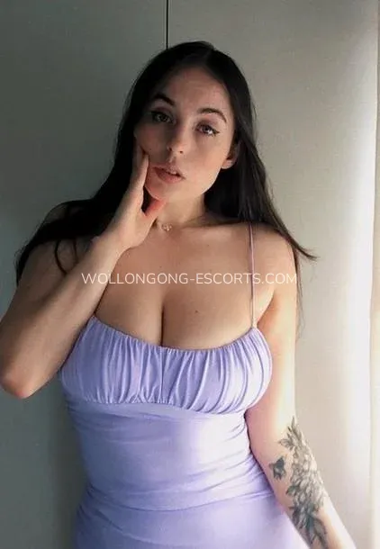 Wollongong escorts Emilia — 9