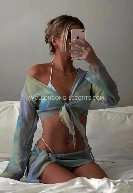 Wollongong escorts Laura — 2