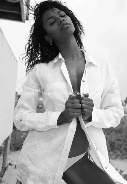Wollongong escorts Elvira — 4