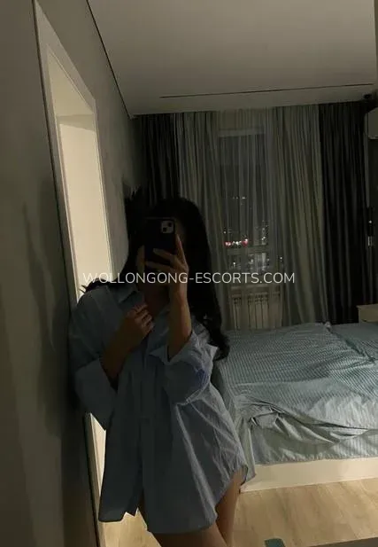 Wollongong escorts Annika — 5