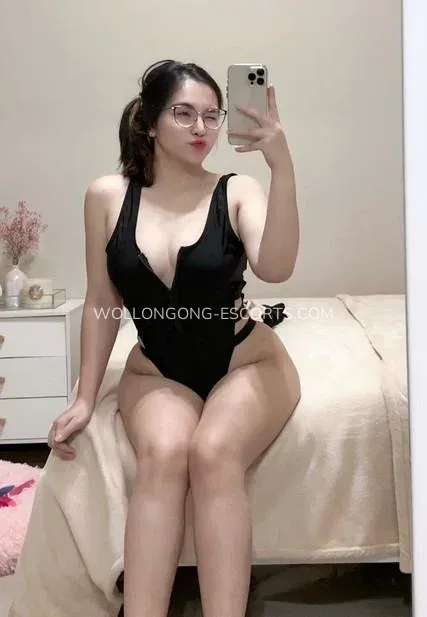 Wollongong escorts Rebecca — 1