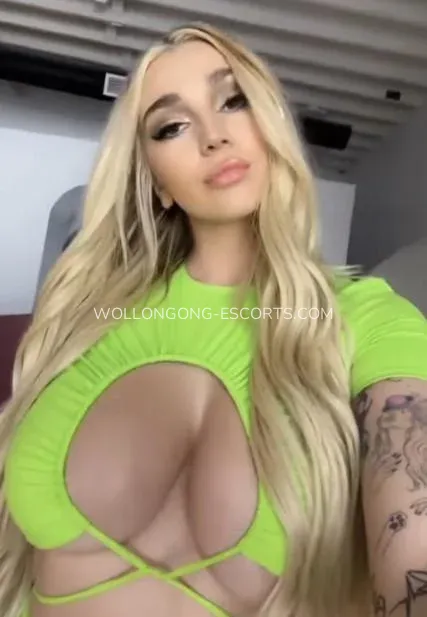 Wollongong escorts Camilla — 1