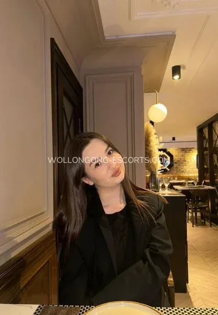 Wollongong escorts Julia — 3