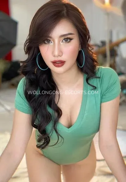 Wollongong escorts Elin — 3