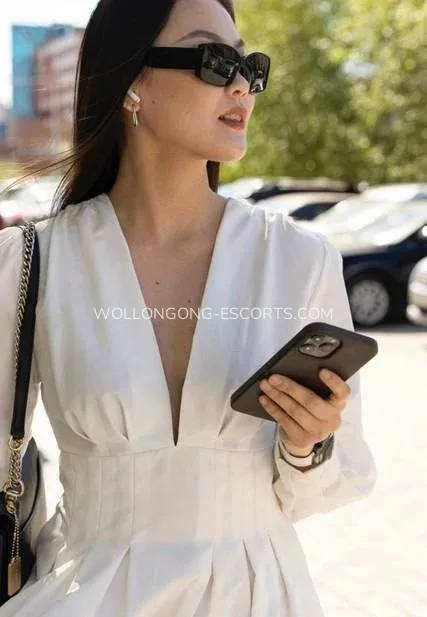 Wollongong escorts Sarah — 5