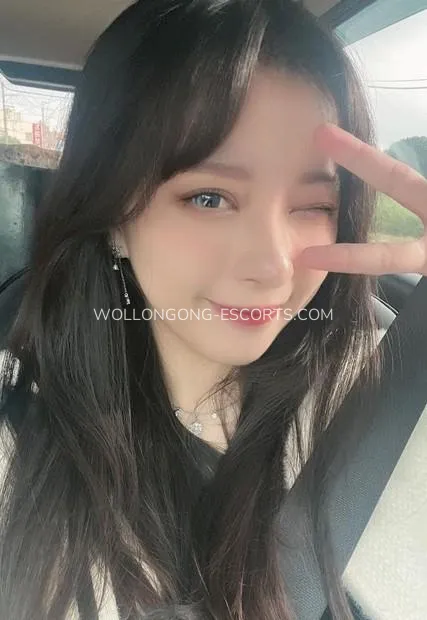Wollongong escorts Louise — 2