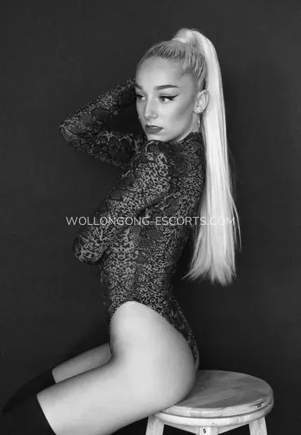 Wollongong escorts Mona — 3