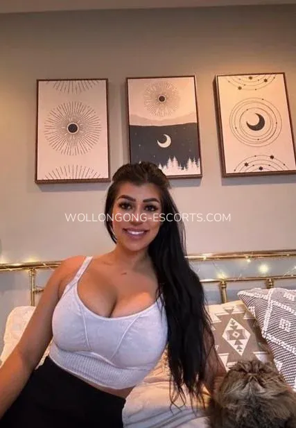Wollongong escorts Chloe — 5