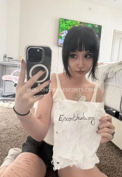 Wollongong escorts Natalie — 2