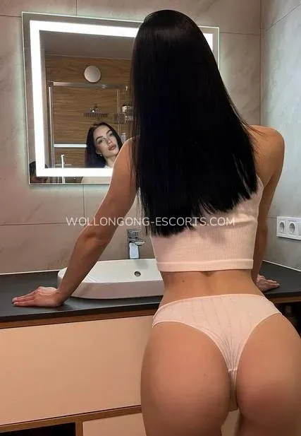 Wollongong escorts Elise — 5