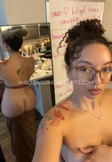 Wollongong escorts Angela — 1