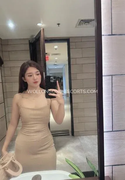 Wollongong escorts Louise — 8