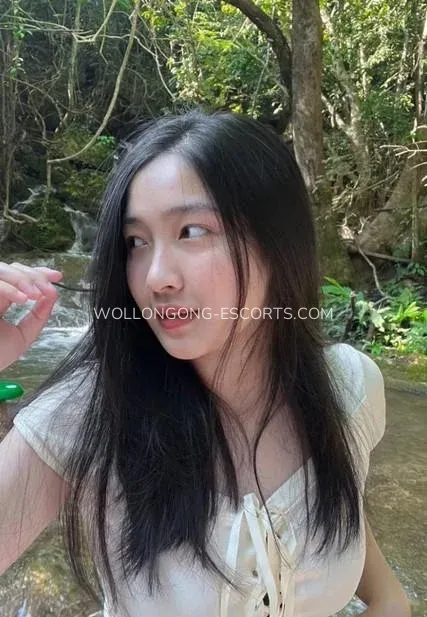 Wollongong escorts Caroline — 1