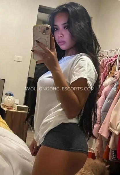 Wollongong escorts Violante