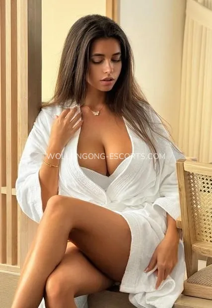 Wollongong escorts Helena — 2