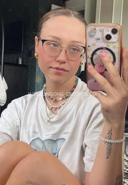 Wollongong escorts Annika — 3