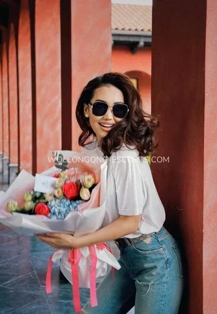 Wollongong escorts Briana — 4