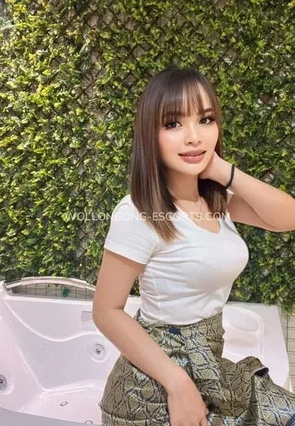 Wollongong escorts Gun — 3