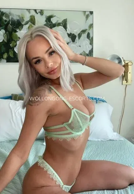 Wollongong escorts Sophie — 9