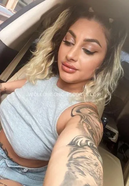 Wollongong escorts Caroline — 1