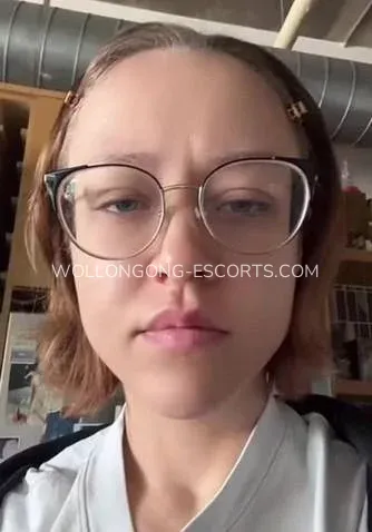 Wollongong escorts Annika — 1