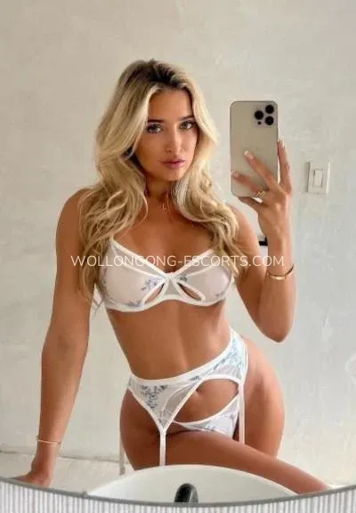 Wollongong escorts Cassidy — 4