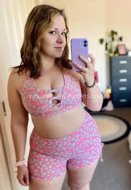 Wollongong escorts Alice — 1
