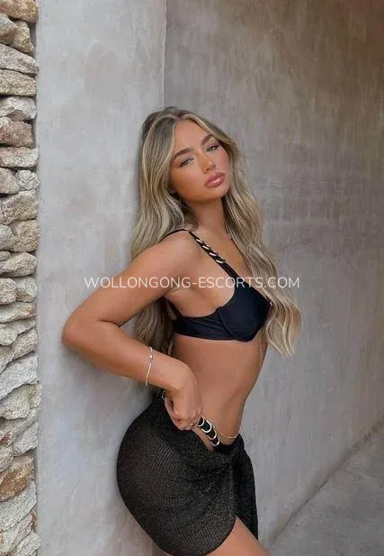 Wollongong escorts Caroline — 1