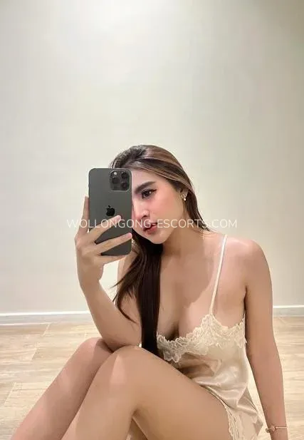 Wollongong escorts Briana — 6