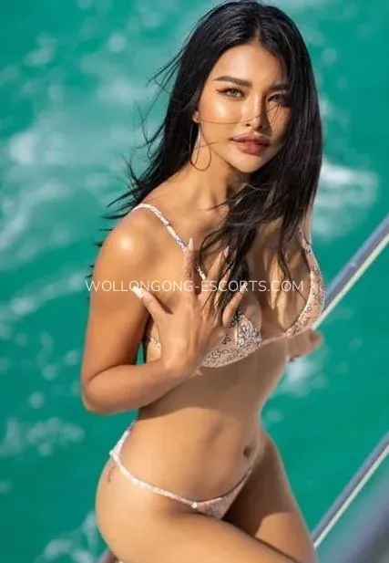 Wollongong escorts Emilia — 1