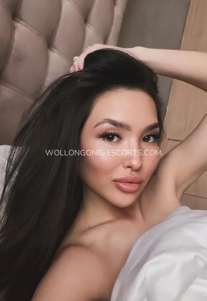 Wollongong escorts Bella