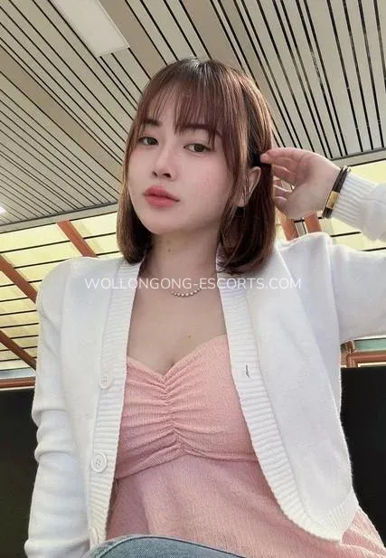 Wollongong escorts Ariel — 1