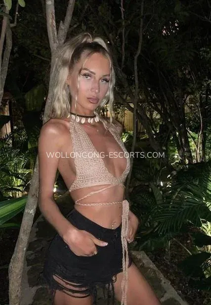 Wollongong escorts Alexia — 3