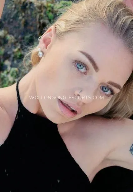 Wollongong escorts Alicia — 1