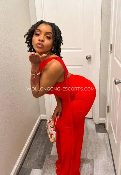 Wollongong escorts Zoey — 3