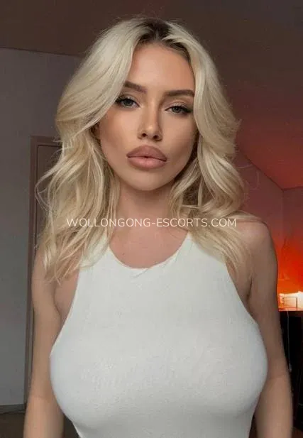Wollongong escorts Elsa — 5