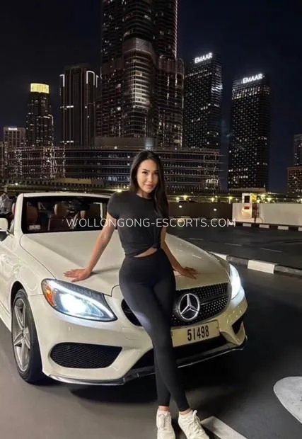 Wollongong escorts Caitlin — 2