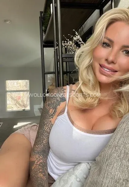 Wollongong escorts Anneli — 3