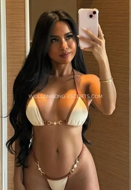 Wollongong escorts Madeline